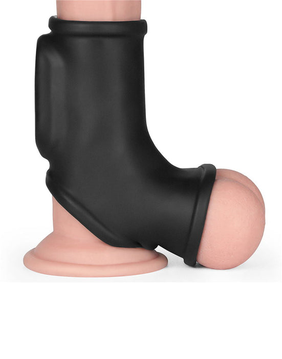 LoveToy - Silk Knights Ring - Vibrerende Penis en Scrotum Sleeve - Ø 2,8 cm - Zwart-Erotiekvoordeel.nl