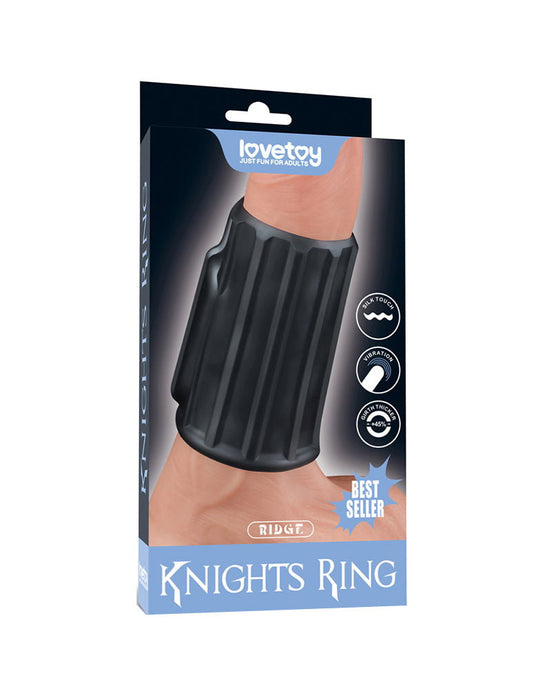LoveToy - Ridge Knights Ring - Vibrerende Penis Sleeve - Ø 3,7 cm - Zwart-Erotiekvoordeel.nl
