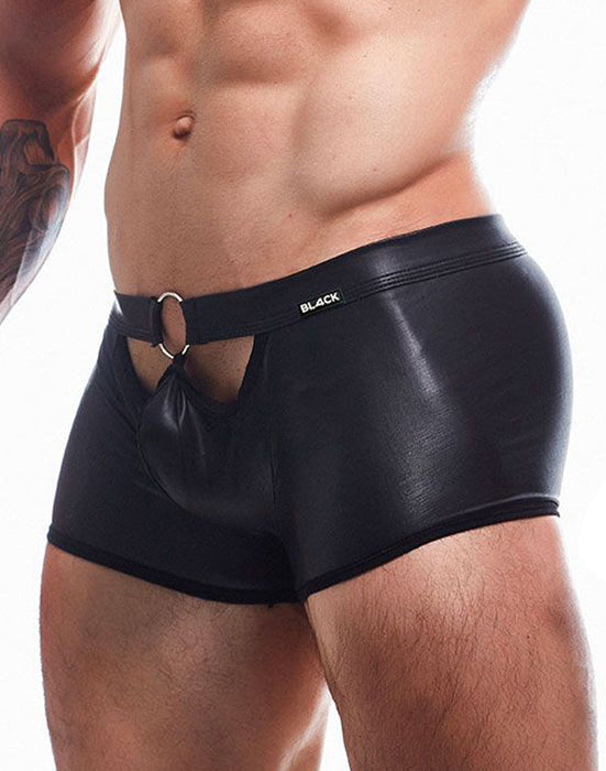 Cut4Men Sexy Wetlook Minishort Peekaboo – Zwart-Erotiekvoordeel.nl