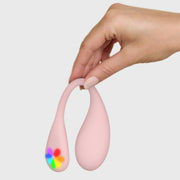 Kiiroo - Spot - Draagbaar Interactief Vibrerend Eitje - Kiss Me - Roze-laced-up.nl