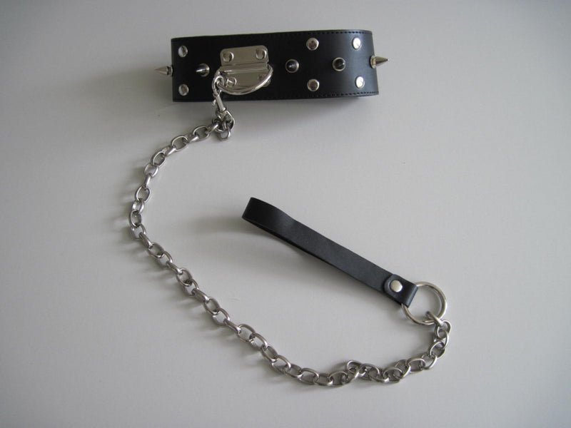 Mister B - Collar - Halsband van Tuigleer met Kegelniet en Hondenriem-laced-up.nl