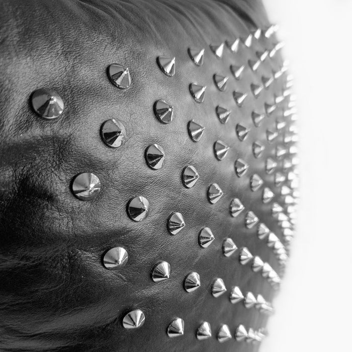 Black Label - BDSM Nightmare - Cojín de cuero con púas metálicas