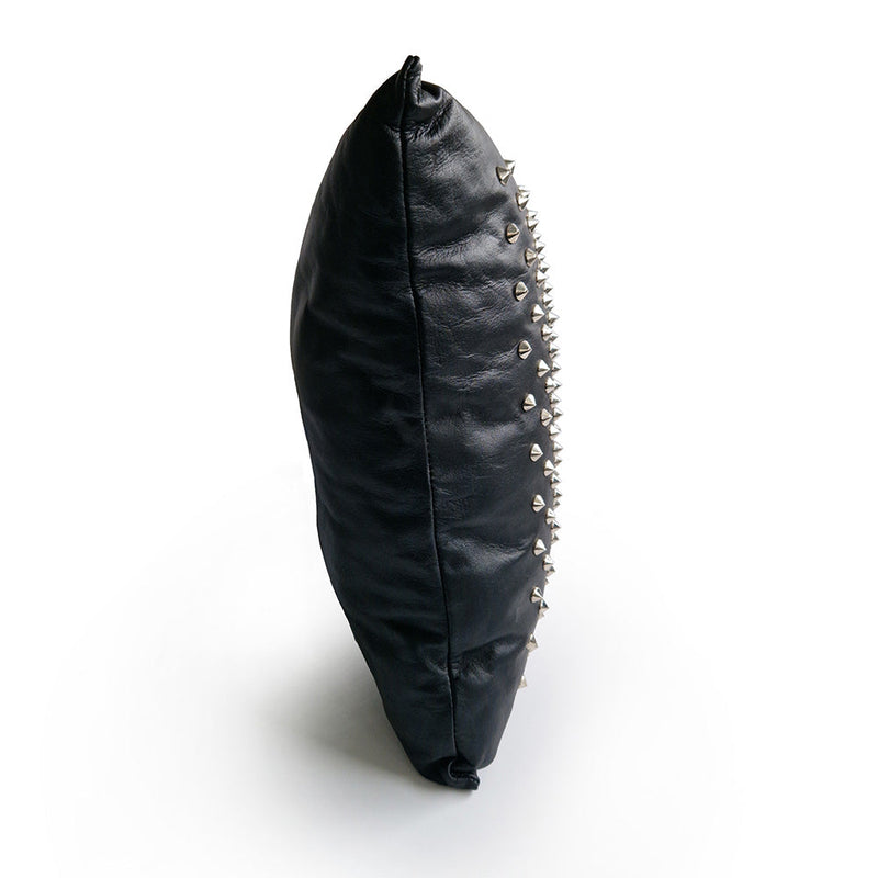 Black Label - BDSM Nightmare - Coussin en cuir avec pointes métalliques