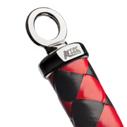 RISE - Lange Flogger met Harde Lederen Strengen - Zwart/Rood-laced-up.nl