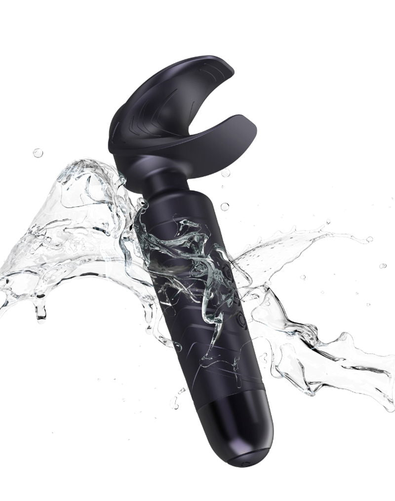 ManWan - Man.Wand EVO - Oplaadbare Masturbator èn Wand Vibrator - Black Plum-laced-up.nl