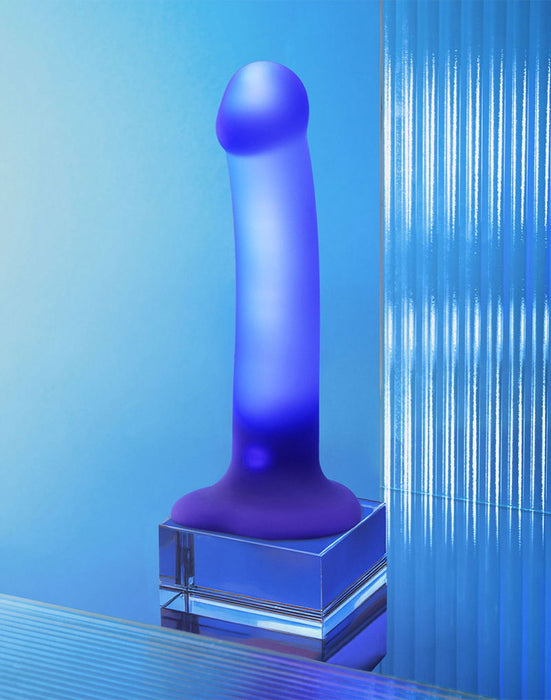 Strap-On-Me – Glow-LED Dildo – Lila – Größe M