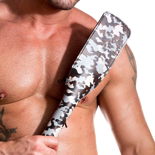 665 Leather Camo Slapper - Leren Plak - Camouflage Flapzweep - Paddle-Laced-up.nl