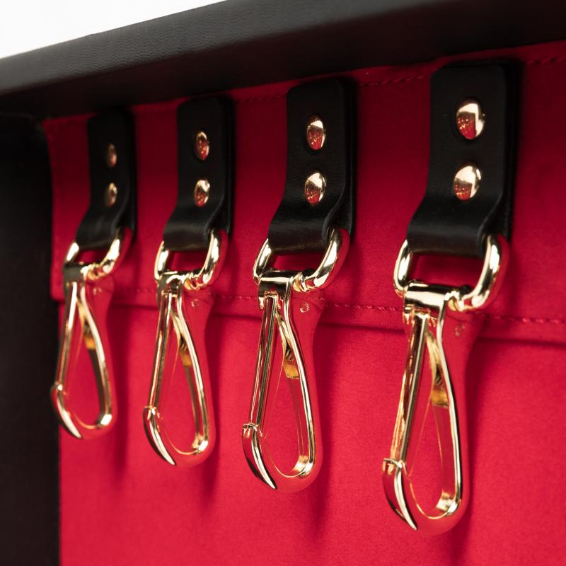 Bedroom Fantasies - Complete BDSM Speelkoffer - 13-delig - PU Leer-Erotiekvoordeel.nl