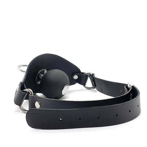 Black Label - Siliconen Ball Gag met Lederen Band en O-ring aan voorkant - Zwart-Laced-up.nl