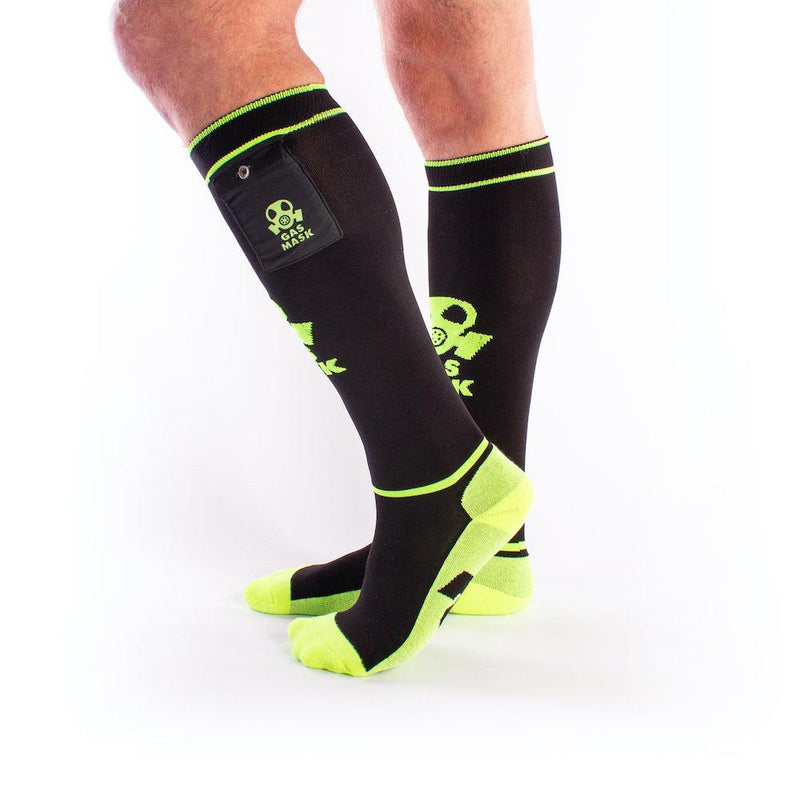 Brutus - Chaussettes de foot « Gas Mask Party » avec pochette - Noir/Néon - Laced-up.nl