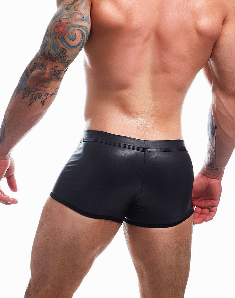 Cut4Men Sexy Wetlook Minishort Peekaboo – Zwart-Erotiekvoordeel.nl