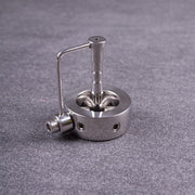 Kiotos - Edelstahl-Penisring mit verstellbaren Schrauben und Torpedo-Plug - Laced-up.nl