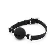 Kiotos - Siliconen Ball Gag Met (adem)gaten - Zwart-Laced-up.nl