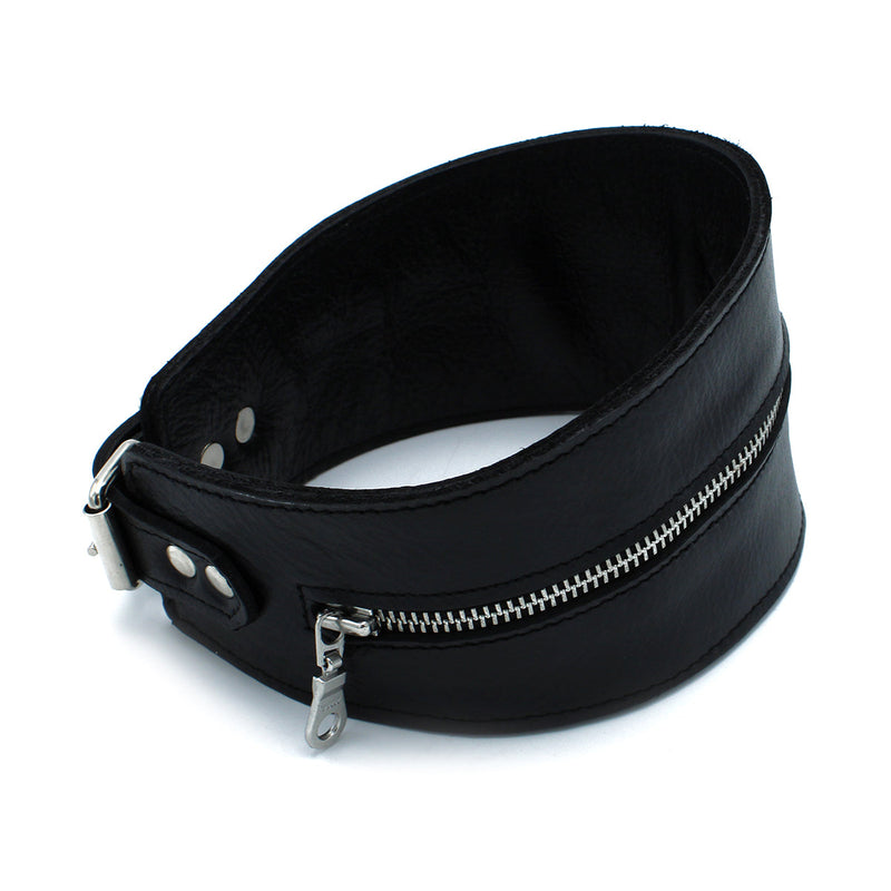 Kiotos - Schwarzes, mit Leder gefüttertes Halsband mit hohem Kragen und Reißverschluss - Laced-up.nl