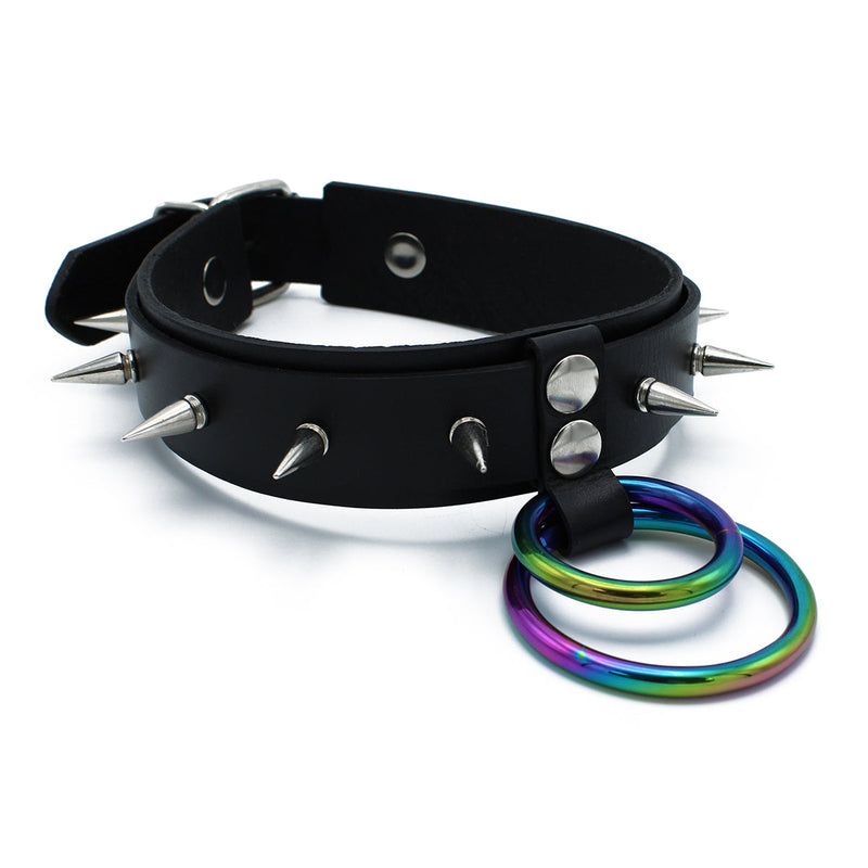Kiotos - Schwarzes Lederhalsband mit Stacheln und doppeltem Regenbogen-O-Ring - Laced-up.nl