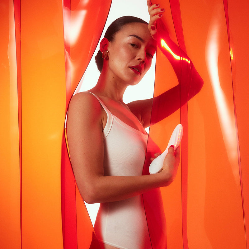 LELO - Mona Spectra - Wellness Massager met Rood Licht - Wit-Erotiekvoordeel.nl