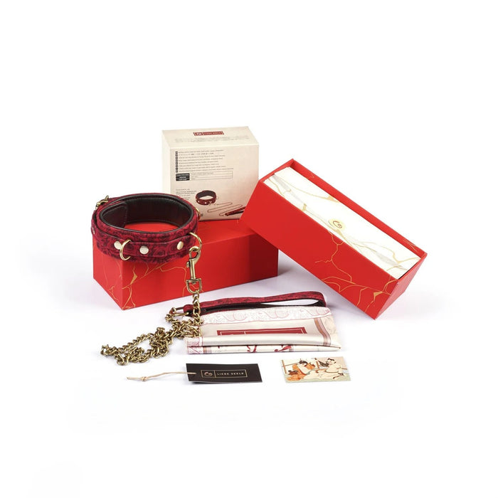 Liebe Seele - Kinbaku Ukiyoe - Lamslederen Collar met Leash - Rood met Zwarte Rozen Print - Iets Héél Bijzonders! - Import uit Japan-Laced-up.nl