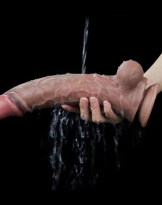 LoveToy - Dubbellaagse Siliconen Dildo - Lengte 29.5 cm - Diameter 5.5 cm - Bruin-Laced-up.nl