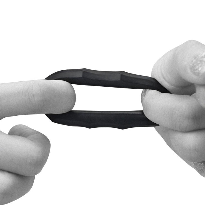 LoveToy - PowerPlus - Flexibele Cockring Gehoekt - Zwart-Laced-up.nl