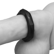 LoveToy - PowerPlus - Flexibele Cockring Gehoekt - Zwart-Laced-up.nl