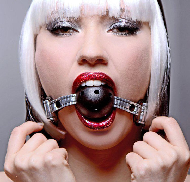 Master Series - Gagged - Ball Gag Met Gaatjes - Metallic Look Zilver-Laced-up.nl