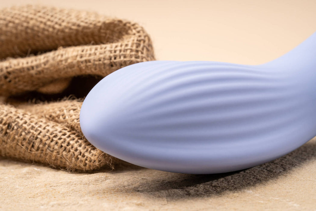 NIYA 2 - Ergonomische Massager - Lichtblauw-Laced-up.nl