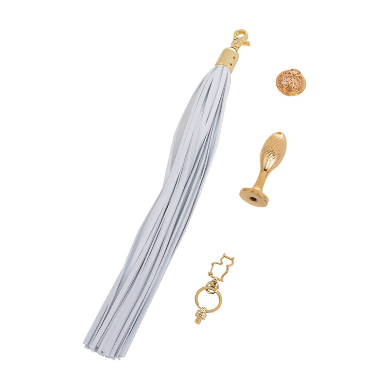 Sevanda - Flogger met Sleutelhanger, Bedel en Peervormige Buttplug - Wit/Goud-laced-up.nl