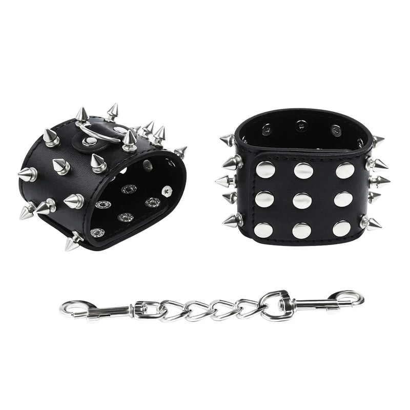 Smart Moves - Polsboeien - Zwarte Handboeien van PU Leer en Spikes-laced-up.nl