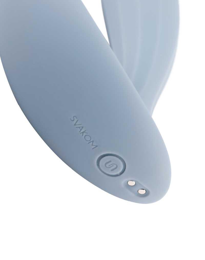Svakom - Erica - Draagbare Vibrator Met App Control - Twee Motoren - Lichtblauw-Laced-up.nl