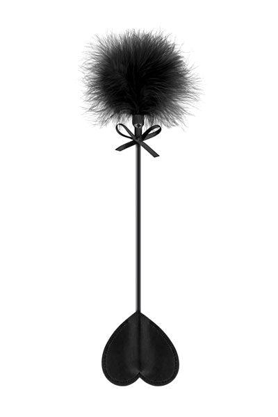 Sweet Caress - Zwart Zweepje - Hartvormig Flapje - Met Zachte Pompom - Zwart-Laced-up.nl