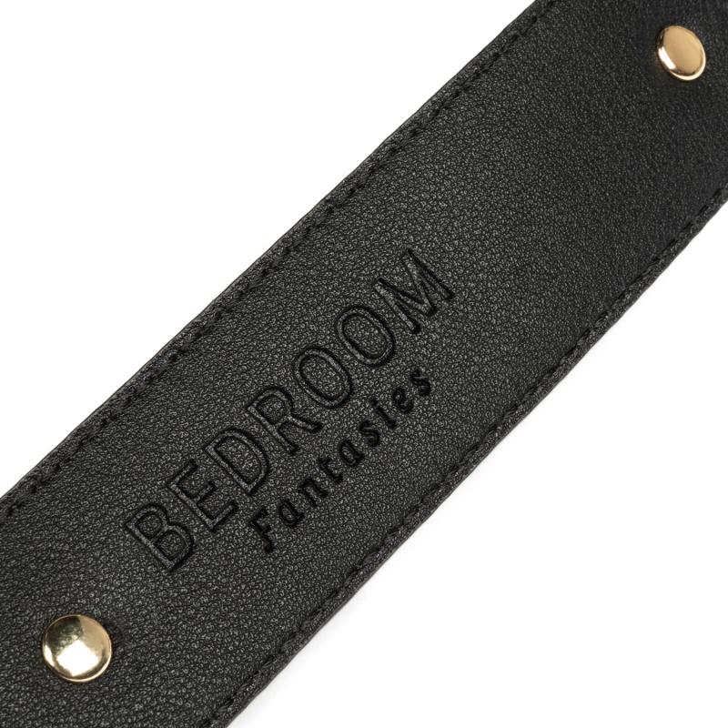 Bedroom Fantasies - Complete BDSM Speelkoffer - 11-delig - PU Leer-laced-up.nl