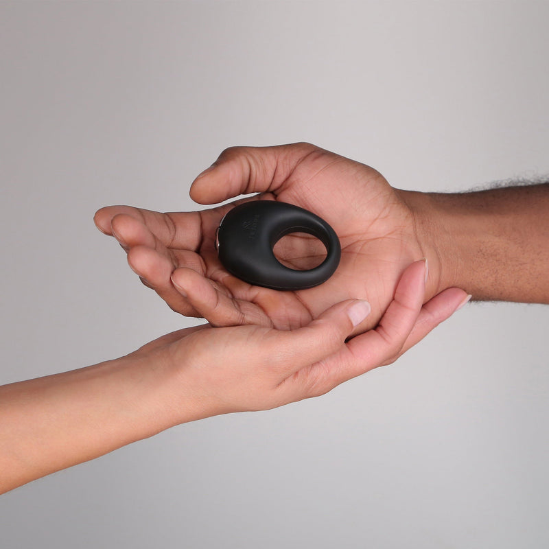 Je Joue - Mio - Vibrerende Cockring met Afstandsbediening - Zwart