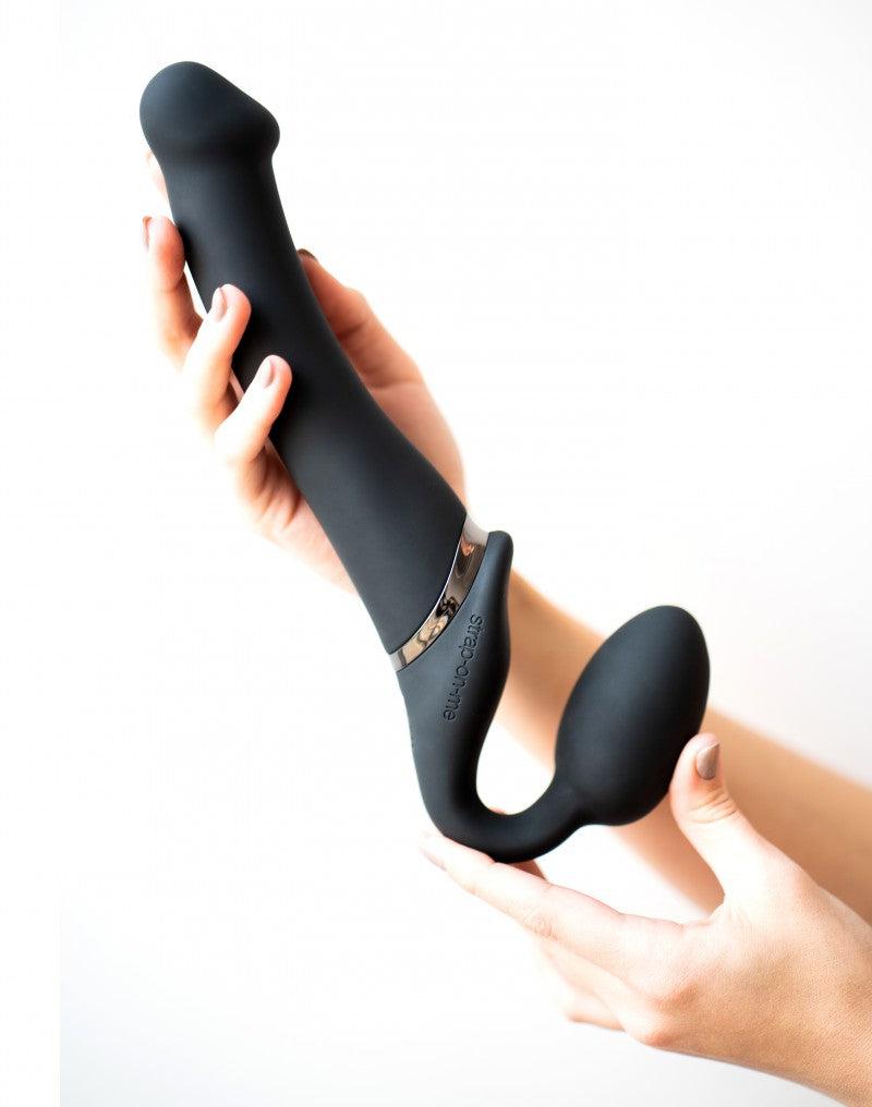 Strap-On-Me - Vibrerende Strapless Strapon - 3 Motoren - Zwart-Erotiekvoordeel.nl