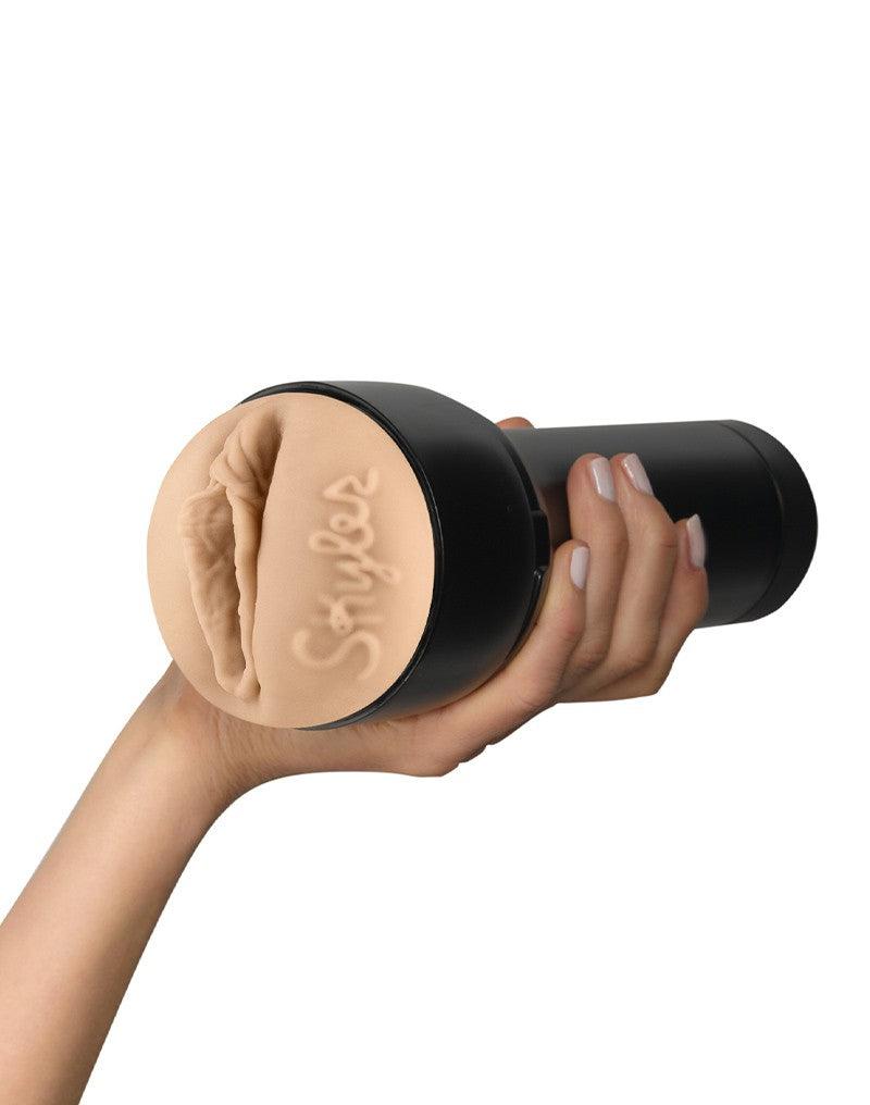 Kiiroo - FEEL Stroker - Skyler Lo - ook voor gebruik In de Keon of Powerblow Masturbator-Laced-up.nl