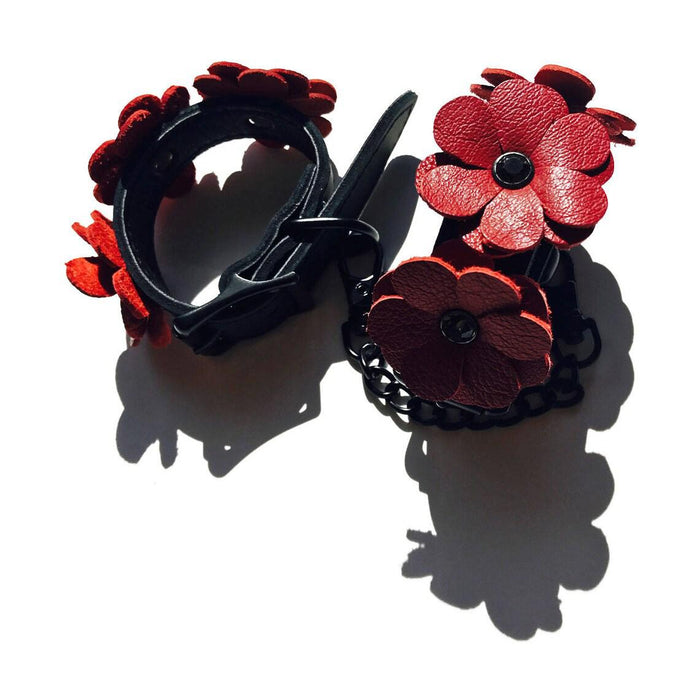 Liebe Seele - Flower Rhythm - Enkelboeien met Bloemen uit Leer - Exclusief en uniek ontwerp uit Japan - Rood/Zwart-Laced-up.nl