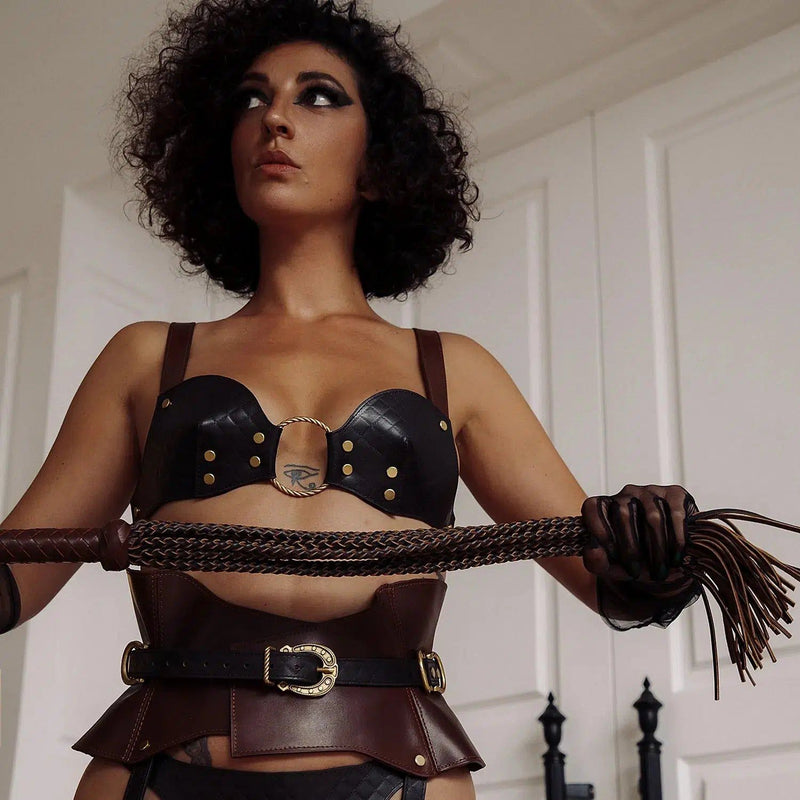 Liebe Seele - The Equestrian Leather Cat O' Nine Tails Flogger - Leren Flogger-Laced-up.nl